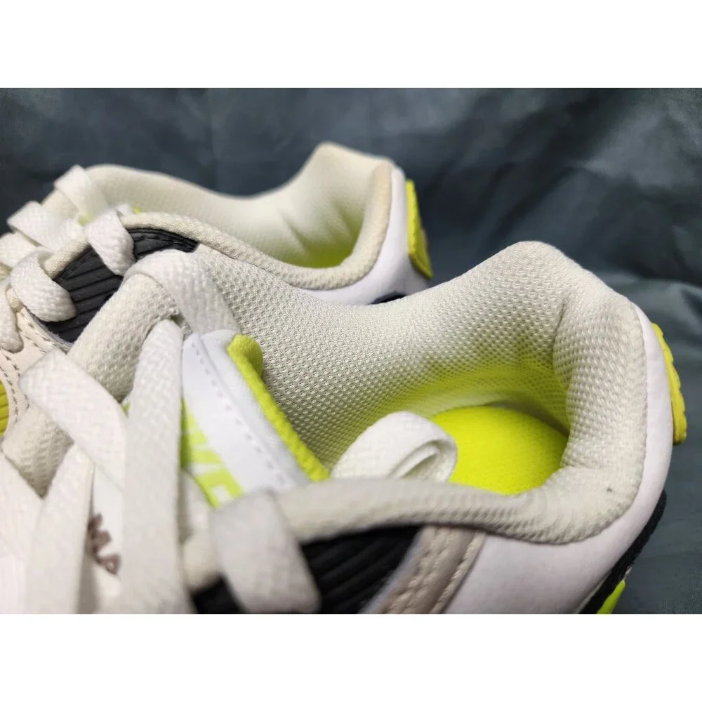 Nike Boys Air Max 90 (GS) Sneakers White Khaki Cyber Size 6 DISPLAY MODEL! - Picture 4 of 12